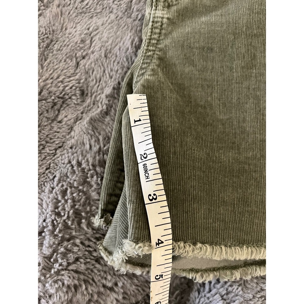 Gap Womens Olive Green Corduroy Raw Hem Shorts Size 12 Frayed Cotton Blend - Picture 4 of 5